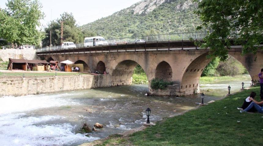 Tarihi Sis K&ouml;pr&uuml;s&uuml;'n&uuml;n Restorasyonu Başladı