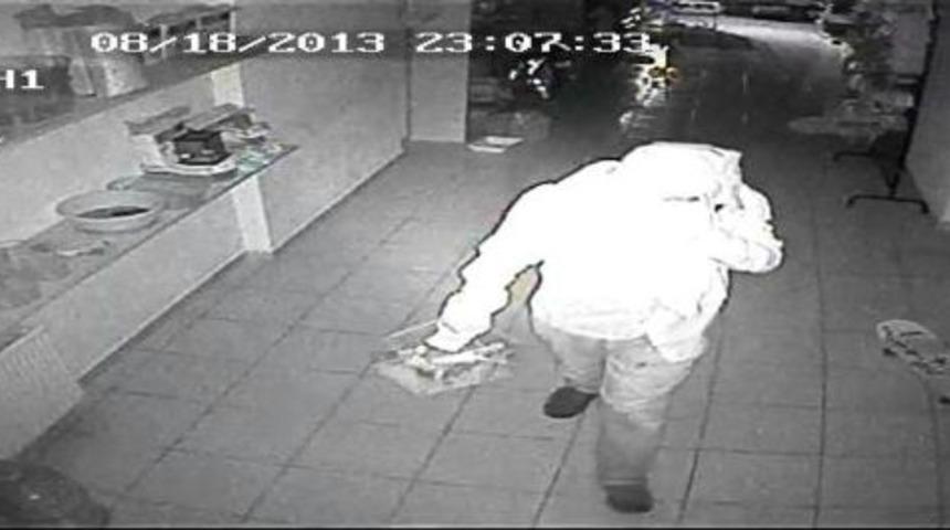 &Ccedil;anakkkale'de ilgin&ccedil; hırsızlık