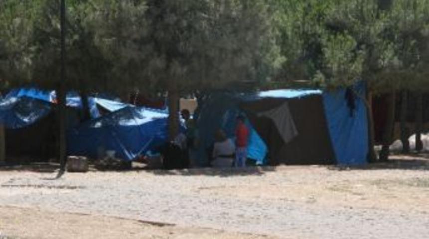 Suriyelilerin, Park Ve Bah&ccedil;elere &Ccedil;adır Kurulmasına İzin Verilmiyor