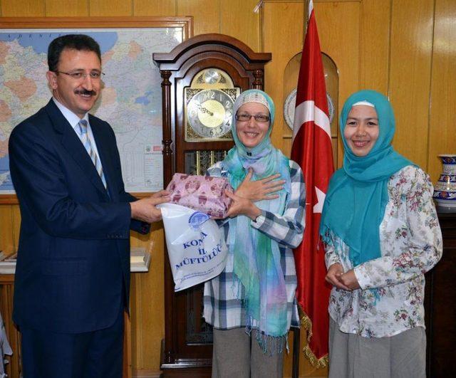 Litvanyalı Öğrenciler, Konya Müftü Vekili Ketenci'yi Ziyaret Etti