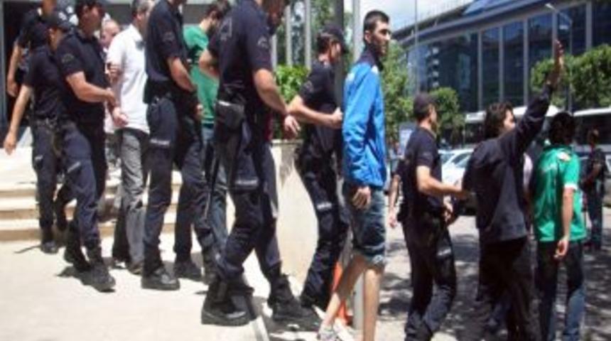 Bursa'da Gezi Parkı Eylemlerinde Olay Çıkaran 55 Kişi Hakkında Dava Açıldı
