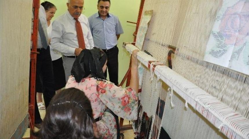 Iğdır Valisi Pek Kilim At&ouml;lyelerine Ziyaret Etti