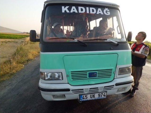 Akhisar da Jandarmadan Trafiğe Sıkı Denetim 1