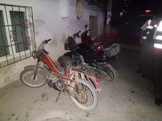 Akhisar da Jandarmadan Trafiğe Sıkı Denetim 3