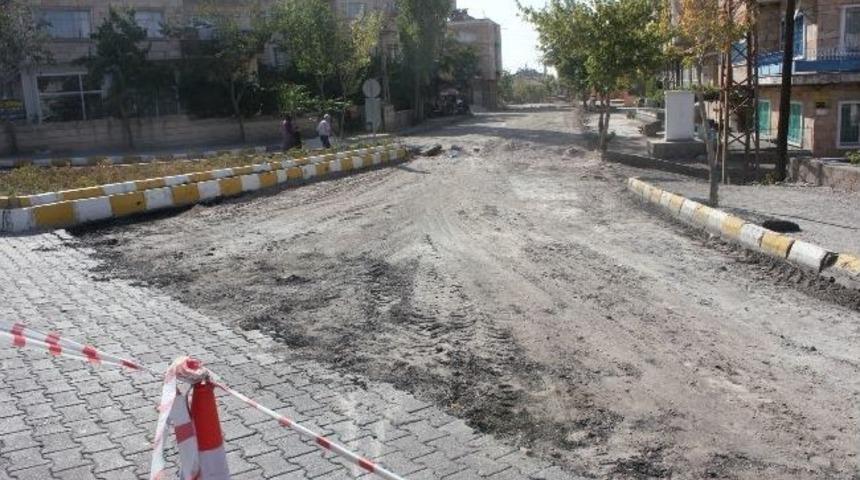 S&uuml;mer Mahallesi&rsquo;nde Yol D&uuml;zenleme &Ccedil;alışmaları Devam Ediyor