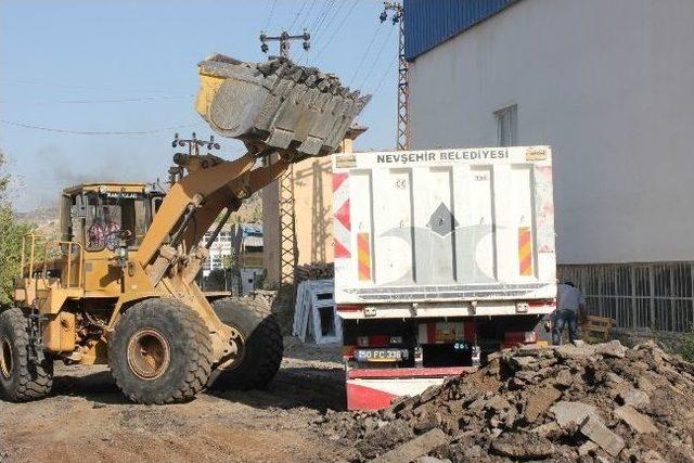 S&uuml;mer Mahallesi&rsquo;nde Yol D&uuml;zenleme &Ccedil;alışmaları Devam Ediyor 1
