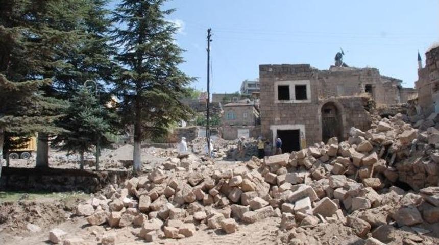 Mimarsinan&rsquo;da Meydan Ve &Ccedil;evre D&uuml;zenleme &Ccedil;alışması