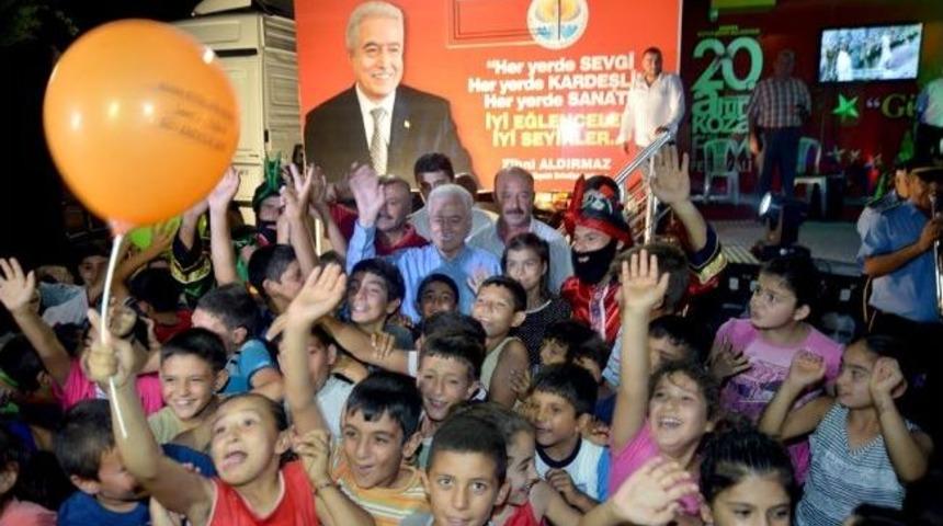 Sanat Tırı Etkinlikleri S&uuml;r&uuml;yor
