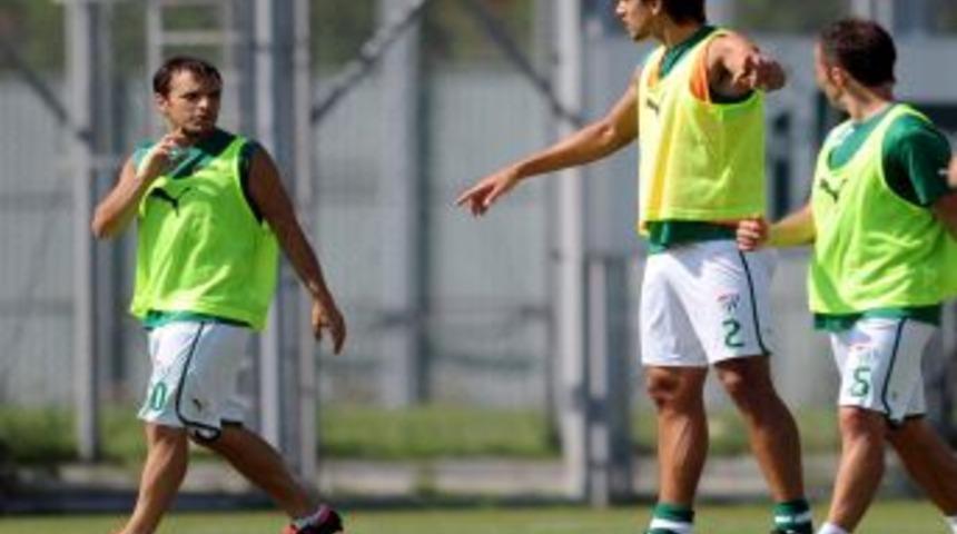 Bursaspor, Galatasaray'ı Hızlı H&uuml;cumlarla Durduracak