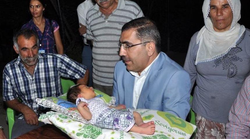Başkan &Ccedil;elikcan, 4 G&uuml;nl&uuml;k Bebeğe Isim Babalığı Yaptı