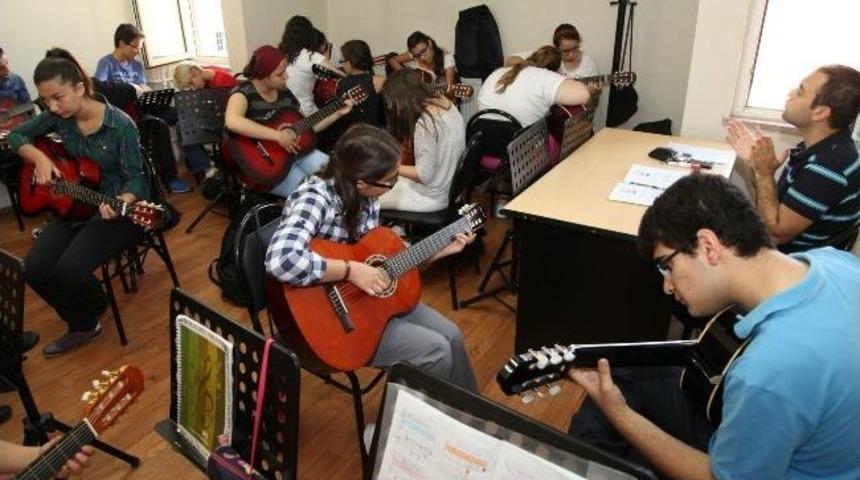 Omek 70 Farklı Branşla Yeni D&ouml;neme Hazır