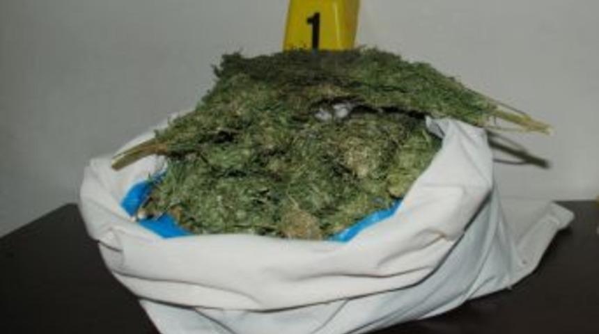 Kahta'da 1 Kilo 600 Gram Esrar Ele Ge&ccedil;irildi