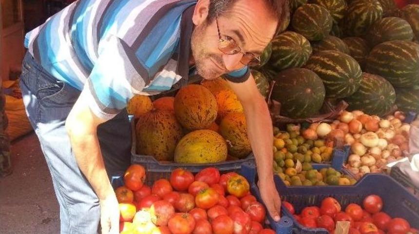 Domates Tarlada 25 Kuruş, Markette 1,5 Lira