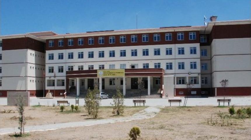 Yeni Okullara Tarihi Şahsiyetlerin İsimleri Verildi