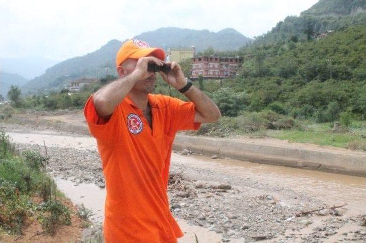 Trabzon’un Yomra İlçesindeki Heyelanda Hayatını Kaybeden Şakire Ateş Son Yolculuğuna Uğurlandı G3