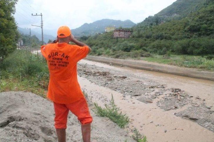 Trabzon’un Yomra İlçesindeki Heyelanda Hayatını Kaybeden Şakire Ateş Son Yolculuğuna Uğurlandı G5