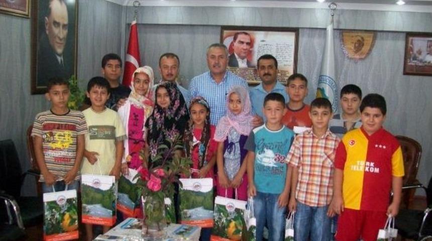 Toksoy'dan Kuran Kursu &Ouml;ğrencilerine Hediye