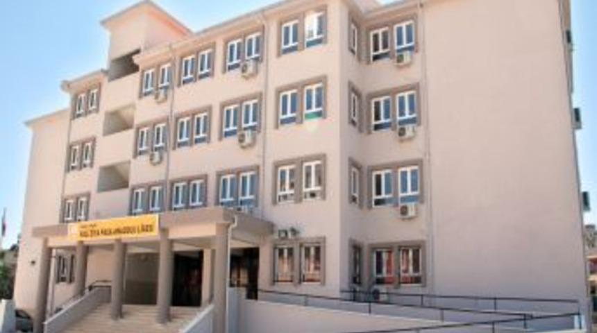 Adana'da Okullara &Ouml;nemli Şahsiyetlerin Isimleri Verildi