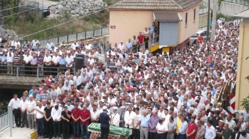 Vali Kızılcık&rsquo;ın Veda Yemeğinde Kalp Krizi Ge&ccedil;irerek Hayatını Kaybeden İşadamı Mustafa Şılbır Toprağa Verildi