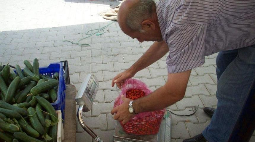 Kavak'ta Kuşburnu Ge&ccedil;im Kaynağı Oldu