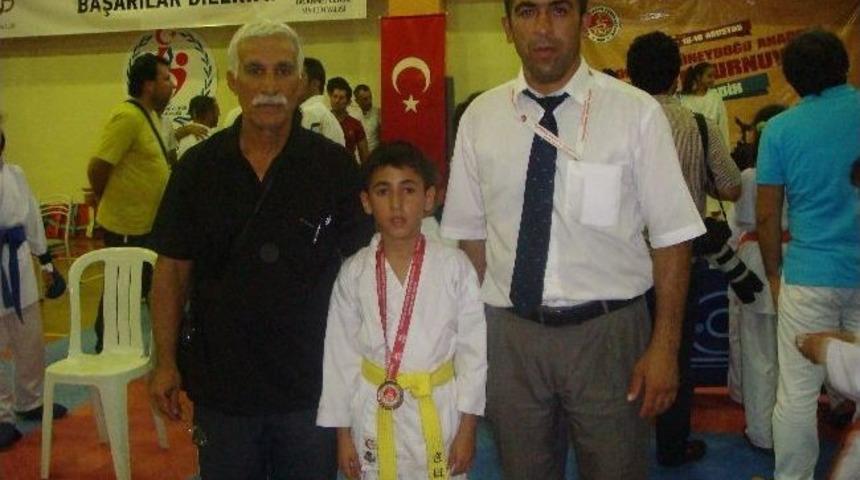 Adıyamanlı Kareteciler Madalya İle D&ouml;nd&uuml;