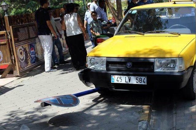 Salihli’de Trafik Kazası 1 Yaralı 3