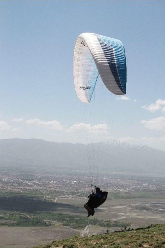 Yamaç Paraşütü Dünya Şampiyonası Erzincan’da Yapılacak