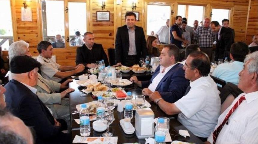 Kaymakam Erdoğan G&ouml;zyaşları İ&ccedil;erisinde Yıldızeli&rsquo;ne Veda Etti