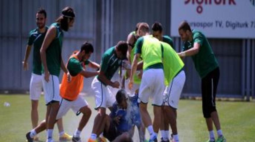 Bursaspor&rsquo;un Antrenmanı Neşeli Bitti
