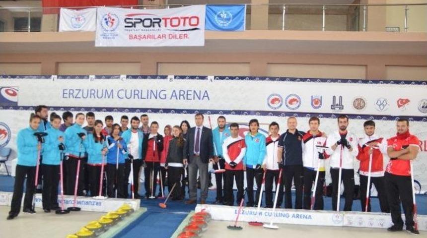 &Ccedil;intimar Curling Milli Takımını Ziyaret Etti