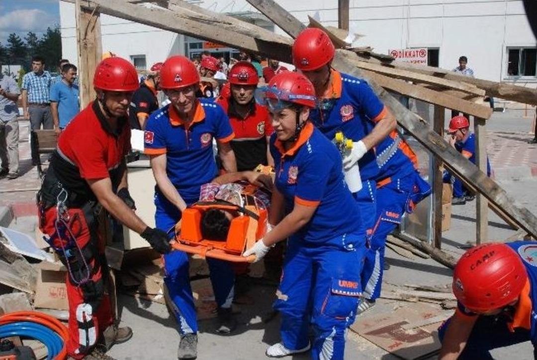 Hastanede 6.9&rsquo;luk Deprem Tatbikatı