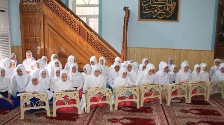 Yaz Kur&rsquo;an Kursu &Ouml;ğrencileri &Ouml;d&uuml;llendirildi