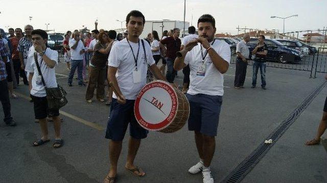 Halk Oyunları Ekibi &Ccedil;ek Cumhuriyeti&rsquo;ne Uğurlandı 1