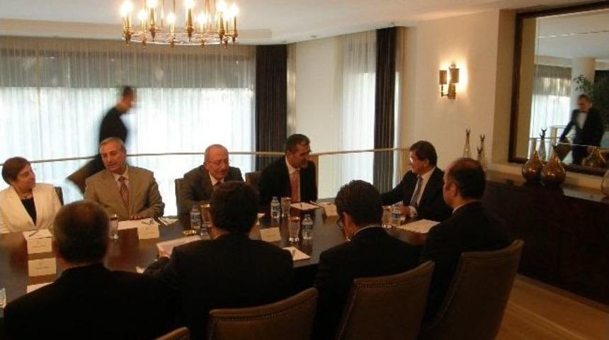 M&uuml;tevelli Heyetten Bakan Davutoğlu&rsquo;na Ziyaret