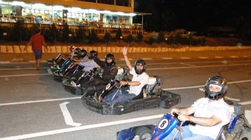 M&uuml;siad'ın İzmirli &Uuml;yelerinin Karting Keyfi