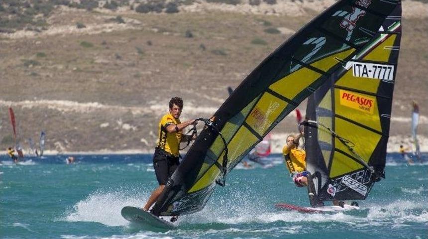 Surf'un Efendilerine R&uuml;zgar Engeli