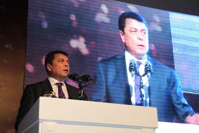 Türk Metal Sendikası Genel Başkanı Kavlak, Erdemir Işçisi Ile Buluştu