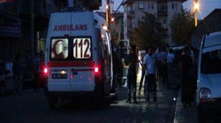Uşak&rsquo;ta Kavgaya Karışan Gen&ccedil; Ailesine Ve Polise Zor Anlar Yaşattı