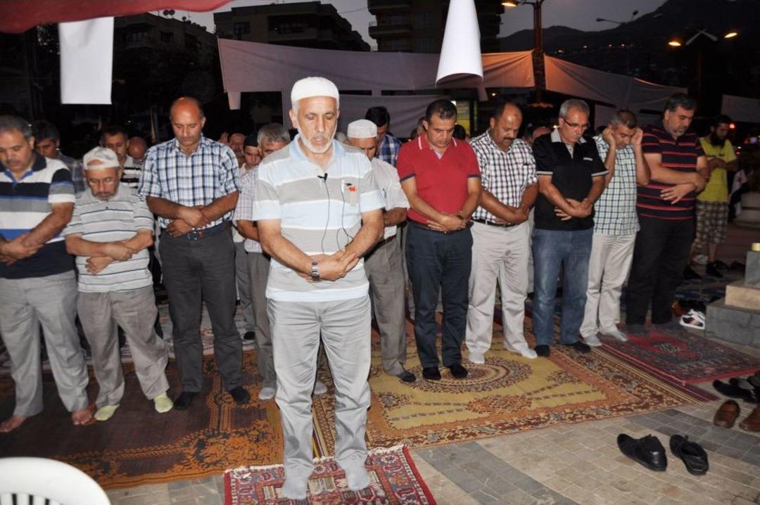 Alanya'da Mısır Halkına Destek &Ccedil;adırları Kuruldu