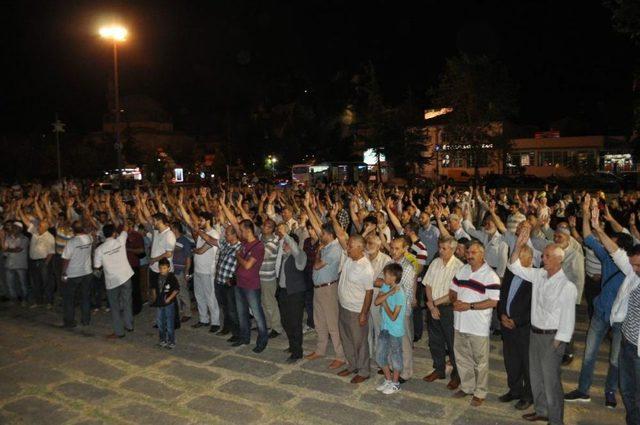 Mısır'daki Katliama Tepki Gösterileri