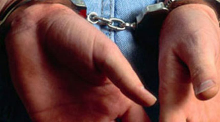 K&uuml;&ccedil;&uuml;k kıza şantajla tecav&uuml;z