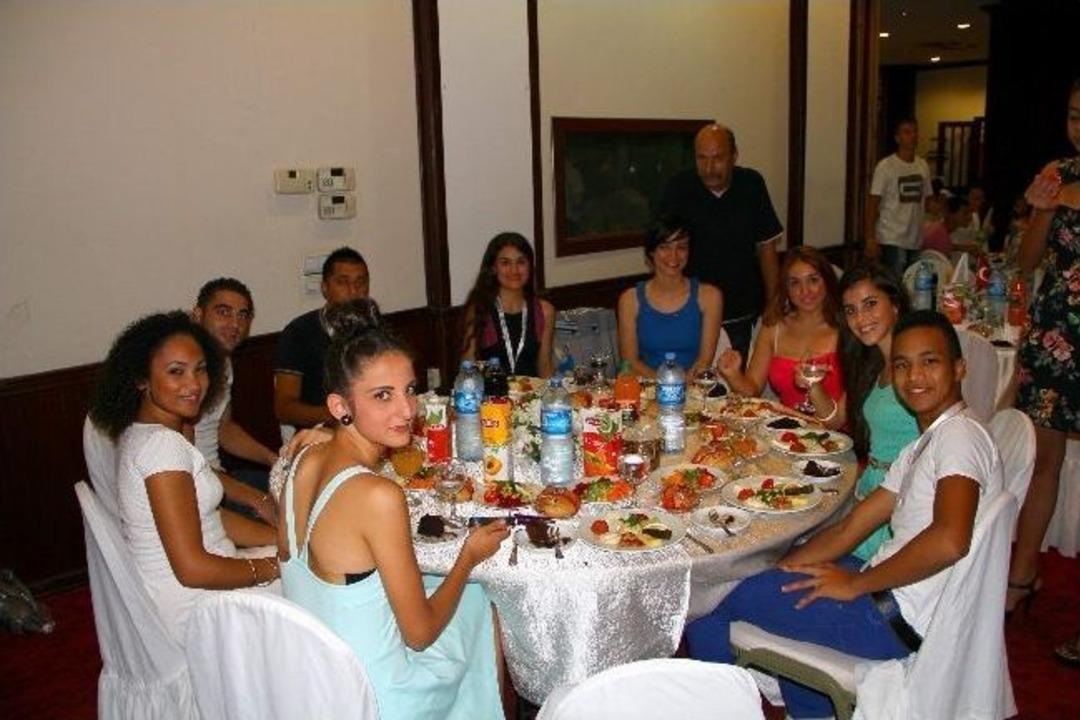 Dans&ccedil;ılara Veda Yemeği