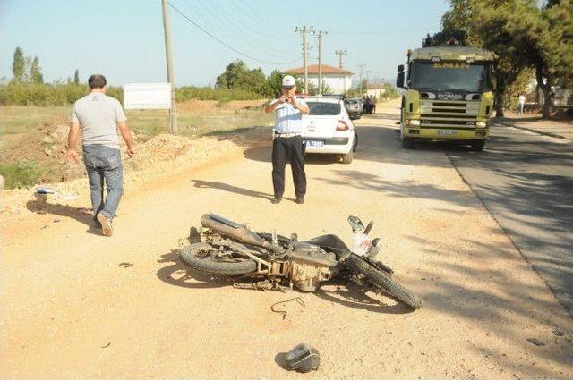 Kamyona Çarpan Motosikletin Sürücüsü Ağır Yaralandı