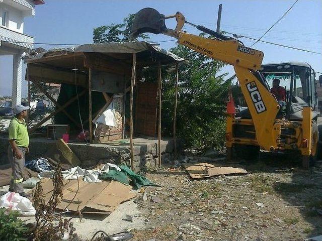 Antakya’da Dilencilerin Çadırları Söküldü