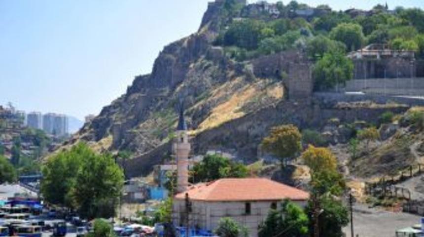 Yanan Tabakhane Camii&rsquo;nde Restorasyon Başladı