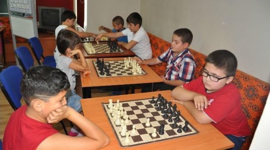 Geleceğin Satran&ccedil; Ustaları Odunpazarı'nda Yetişiyor