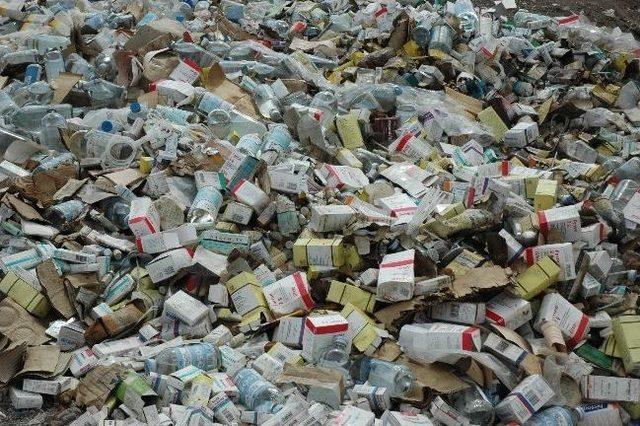 &Ccedil;evreye Atılan Tıbbi Atıklar &Ccedil;ocuklar İ&ccedil;in Tehlike Oluşturuyor 1