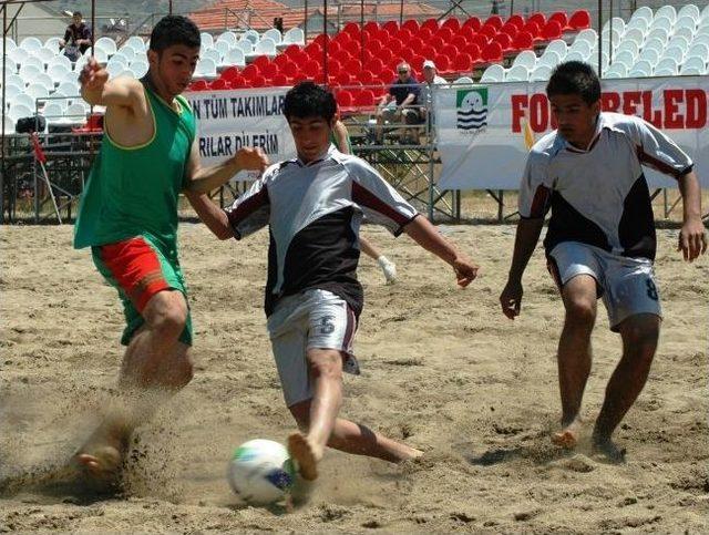 Foça’da Plaj Futbolu Heyecanı Yaşanacak