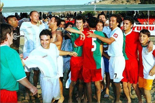 Foça’da Plaj Futbolu Heyecanı Yaşanacak