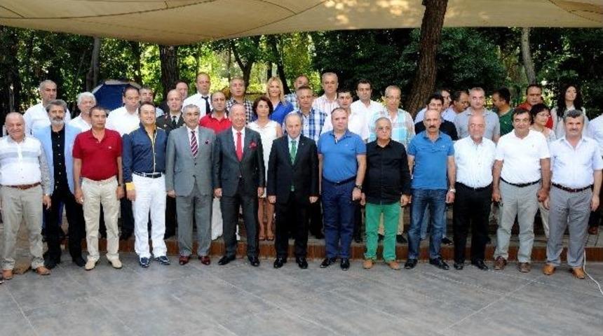 Valı &Ouml;zt&uuml;rk Sanayici Ve İş Adamları İle Bir Araya Geldi